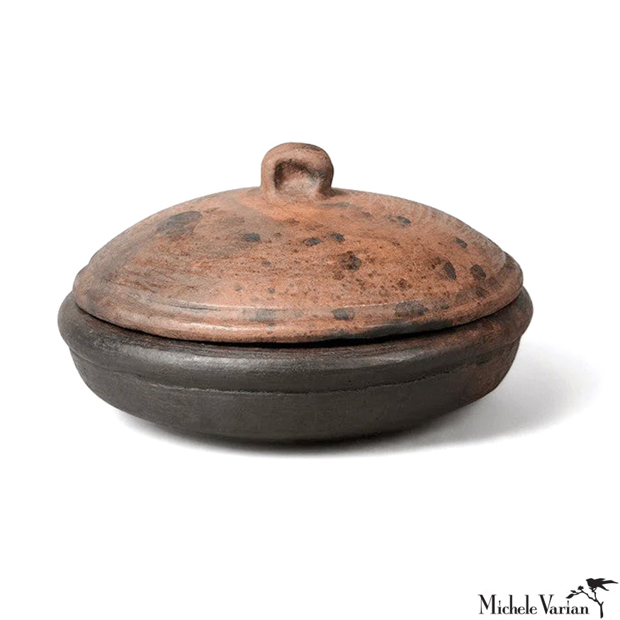 stapel zakdoek Anzai Smoked Terracotta Lidded Shallow Pan– Michele Varian Shop